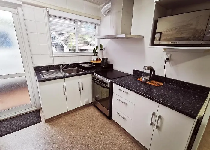 Lush & Co Auckland Bed & Breakfast